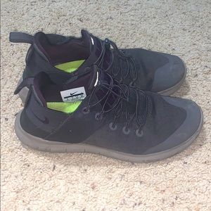 Nike laceless running shoes